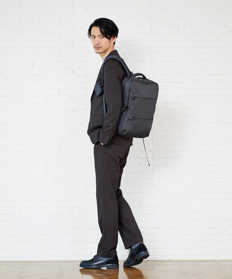 タケオキクチ(TAKEO KIKUCHI)の【多機能・軽量】ONOFF シャドーライン バックパック48