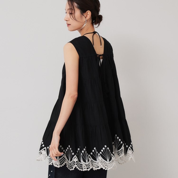 スーナウーナ(SunaUna)の【裾スカラ刺繍／綿ボイル】ティアードブラウス シャツ・ブラウス