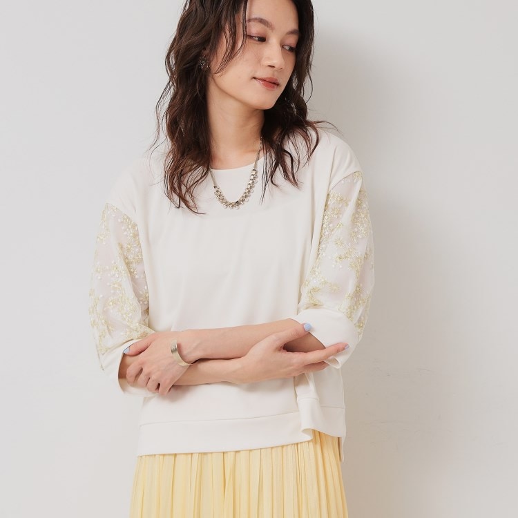 スーナウーナ(SunaUna)の【チュール刺繍／1枚でキマる】華やかプルオーバー カットソー