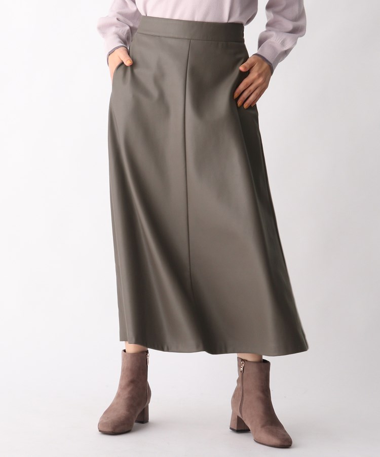 ボーテ ド オペーク(BEAUTE DE OPAQUE)のシンセティックレザーAラインスカート マキシ・ロングスカート