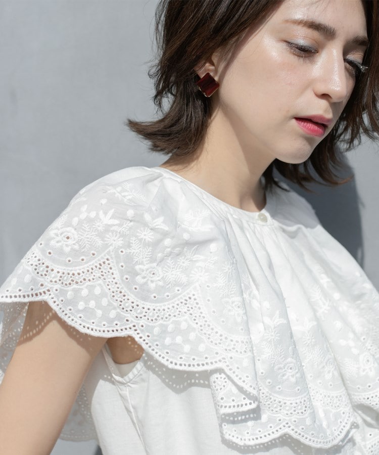 オペークドットクリップ(OPAQUE.CLIP)の刺繍レースカラーブラウス2