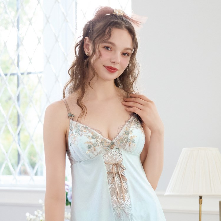リサマリ(Risa Magli)のリア カップ付キャミソール スリップ・キャミソール