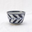 トゥーワントゥーキッチンストア(212 KITCHEN STORE)の染付多用丼 小 藍の葉2