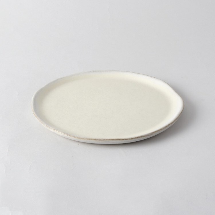 トゥーワントゥーキッチンストア(212 KITCHEN STORE)のAVEIRO サラダプレート 22 WH 食器