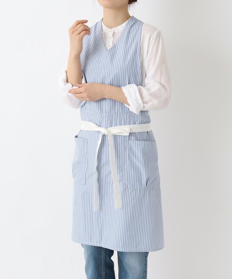 トゥーワントゥーキッチンストア(212 KITCHEN STORE)のペンシルストライプ Vネックエプロン BL その他