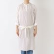 トゥーワントゥーキッチンストア(212 KITCHEN STORE)のペンシルストライプ Vネックエプロン BE1