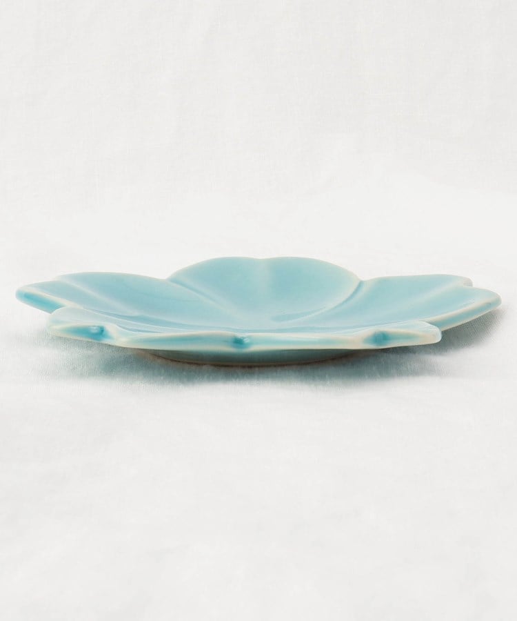トゥーワントゥーキッチンストア(212 KITCHEN STORE)の藍花 桜花皿 水色2