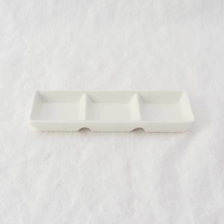 トゥーワントゥーキッチンストア(212 KITCHEN STORE)のディバイドプレート 3ホール 食器