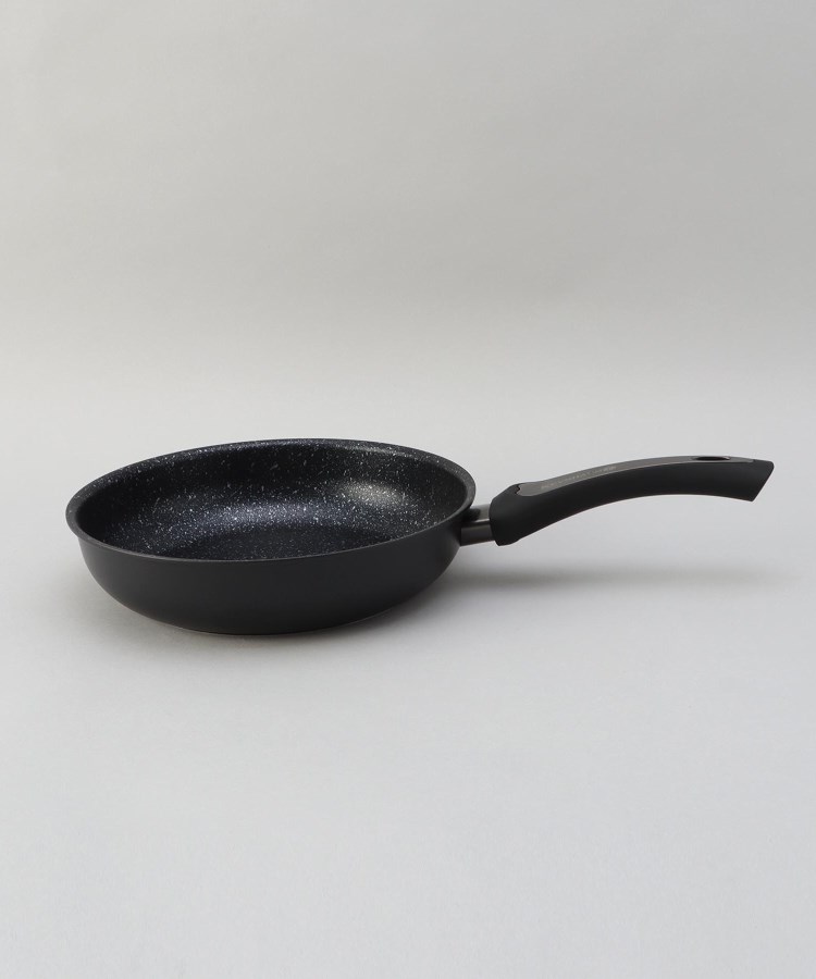 トゥーワントゥーキッチンストア(212 KITCHEN STORE)のジェットブラック フライパン 24cm ＜KEVNHAUN ケヴンハウン＞2