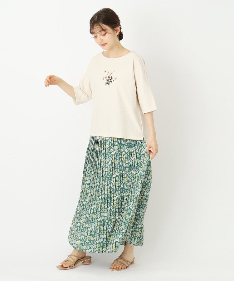 ローラアシュレイ(LAURA ASHLEY)の【5分袖/洗える/USAコットン100%】バンチドフラワープリントＴシャツ2