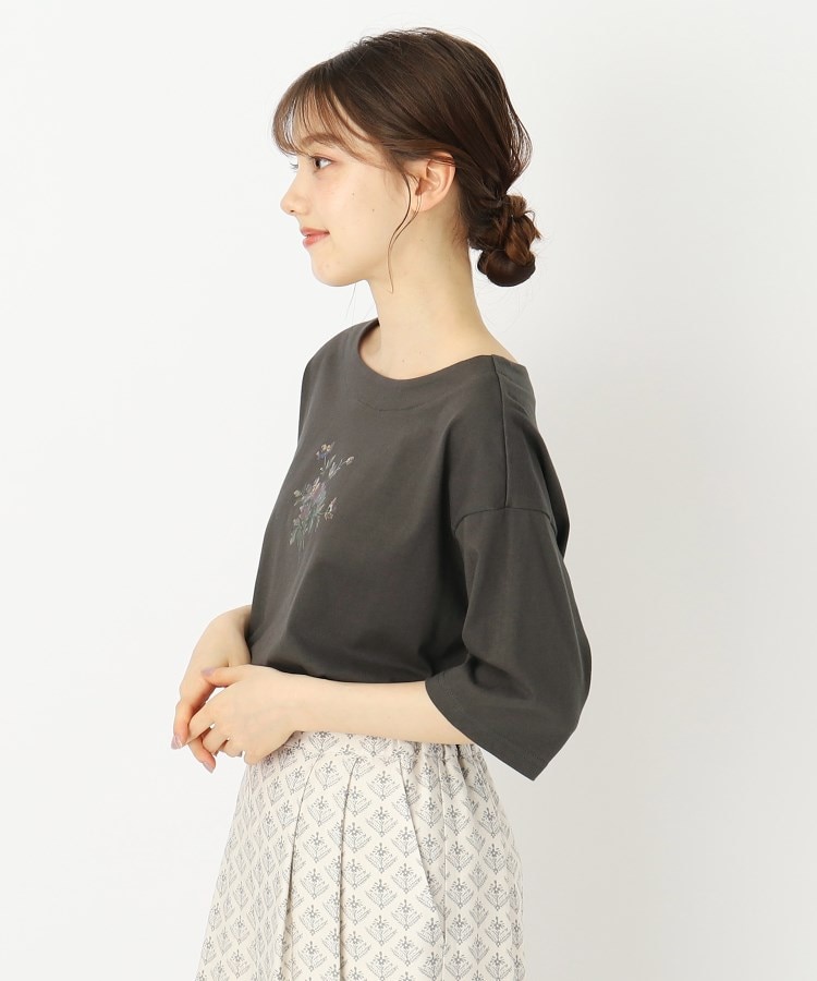 ローラアシュレイ(LAURA ASHLEY)の【5分袖/洗える/USAコットン100%】バンチドフラワープリントＴシャツ5