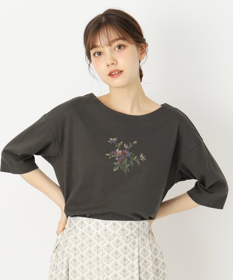 ローラアシュレイ(LAURA ASHLEY)の【5分袖/洗える/USAコットン100%】バンチドフラワープリントＴシャツ チャコールグレー(014)