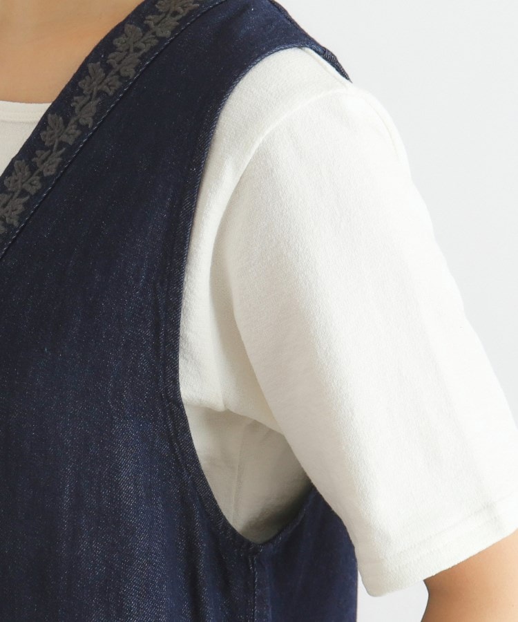 ローラアシュレイ(LAURA ASHLEY)の【ライン刺繍入り】Vネック デニムジャンスカ9