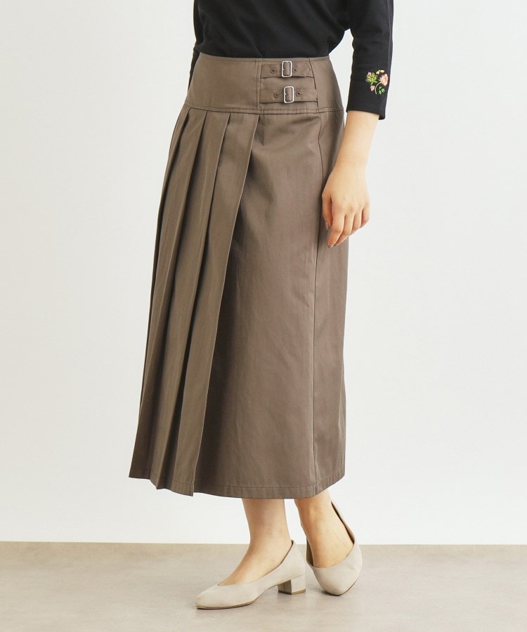ローラアシュレイ(LAURA ASHLEY)の【コットン混チノ素材】ラッププリーツスカート ライトグレー(010)
