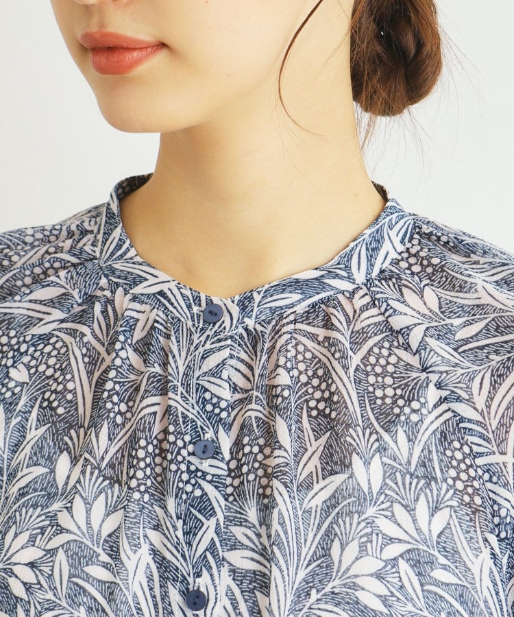 ローラアシュレイ(LAURA ASHLEY)の【楊柳生地／同柄アイテムあり】ウッドブロック リーブス柄ブラウス12