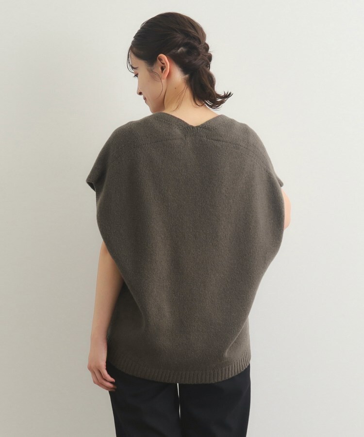 ローラアシュレイ(LAURA ASHLEY)の【ウールカシミヤ混】Vネックベスト10