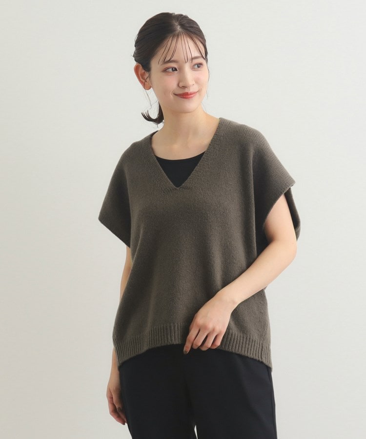 ローラアシュレイ(LAURA ASHLEY)の【ウールカシミヤ混】Vネックベスト チャコールグレー(014)