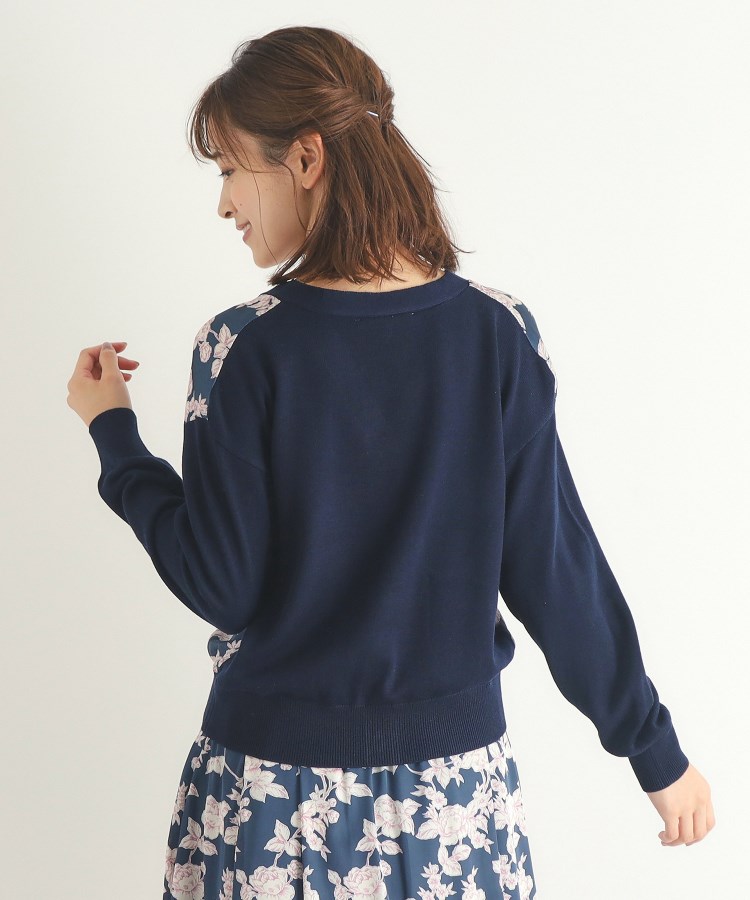ローラアシュレイ(LAURA ASHLEY)の【Lサイズあり／3colors／同柄アイテムあり】ポリントン ローゼズ柄 パネルニットカーディガン10