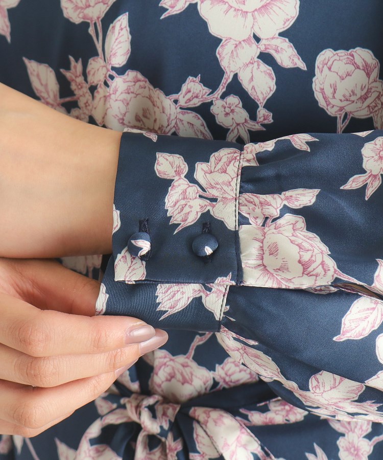 ローラアシュレイ(LAURA ASHLEY)の【襟取り外し可／3colors／同柄アイテムあり】ポリントン ローゼズ柄 サテンワンピース21