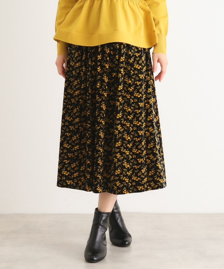 ローラアシュレイ(LAURA ASHLEY)の【ベルベット】ランナム柄フレアスカート1