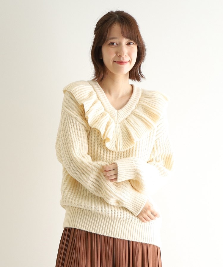ローラアシュレイ(LAURA ASHLEY)の【ウール混／オーバーサイズ】ラッフルフリル Vネックニット オフホワイト(003)
