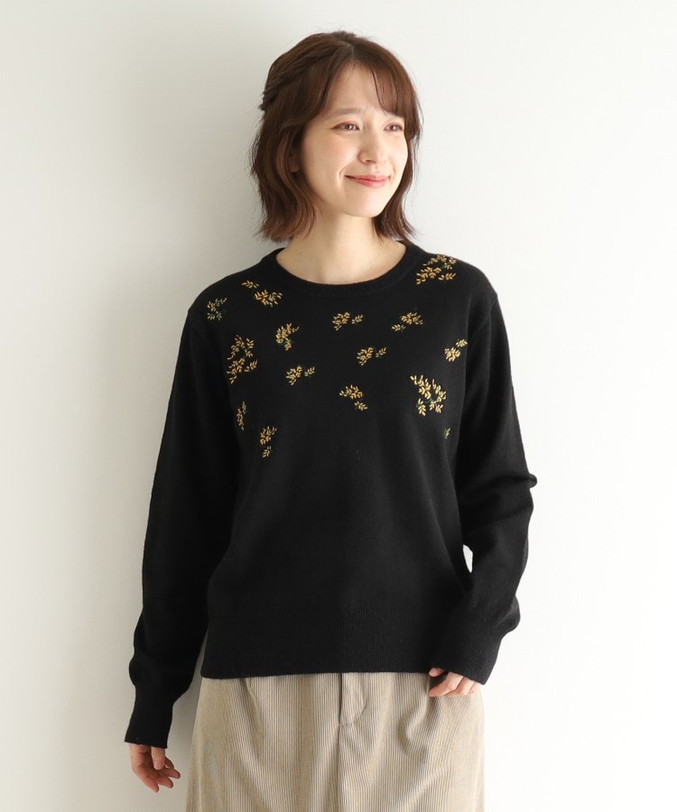 ローラアシュレイ(LAURA ASHLEY)の【ウール混／刺繍入り】ランナム柄プルオーバーニット1