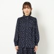 ローラアシュレイ(LAURA ASHLEY)の【洗える/2WAY/同柄アイテムあり】マノーローズ柄ブラウス2