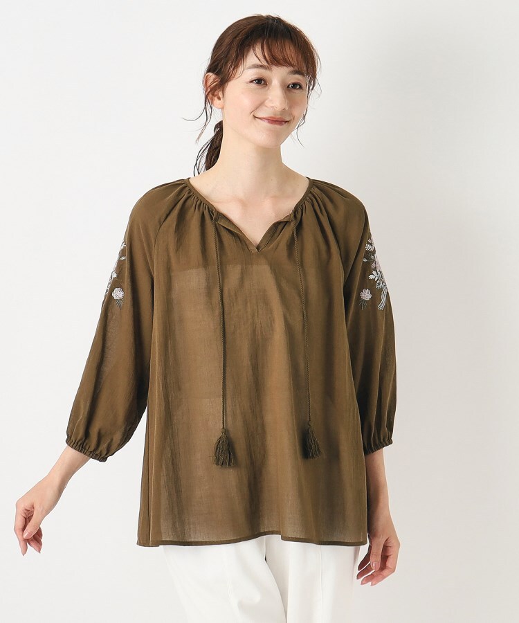 ローラアシュレイ(LAURA ASHLEY)の【刺繍入り／コットン100％／洗える】エロンビーポージー柄ブラウス5