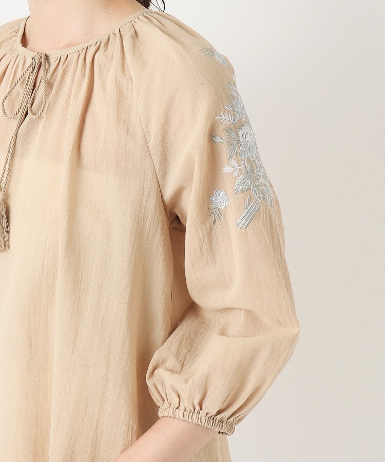 ローラアシュレイ(LAURA ASHLEY)の【刺繍入り／コットン100％／洗える】エロンビーポージー柄ブラウス18