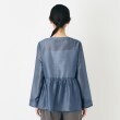 ローラアシュレイ(LAURA ASHLEY)の【大人気につき追加！洗える／シアー／羽織に使える】ペプラムブラウス15