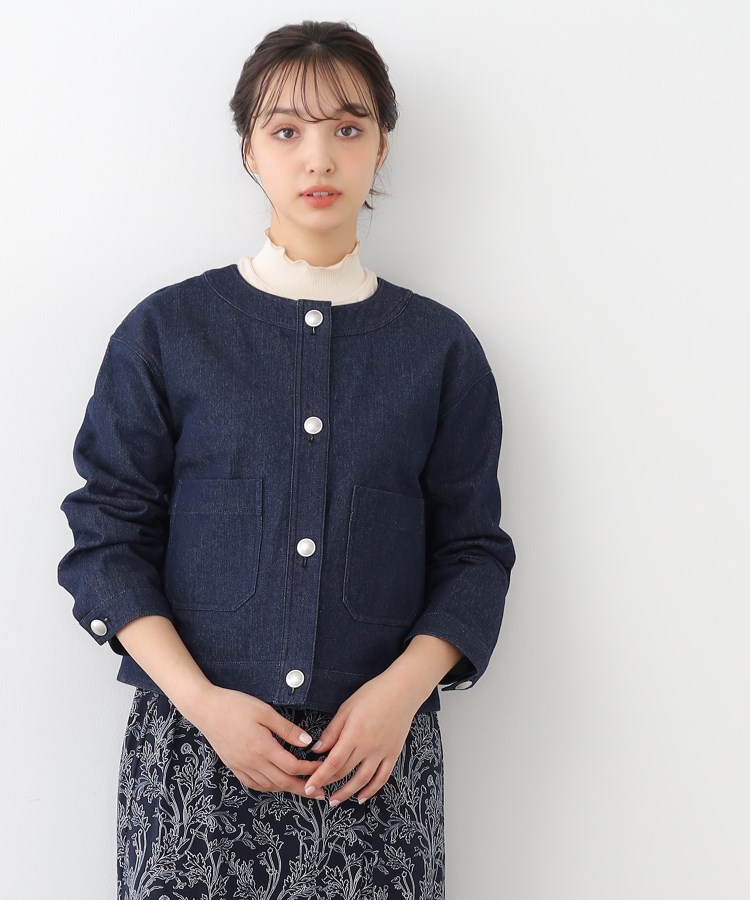 ローラアシュレイ(LAURA ASHLEY)の【洗える/コットン100%/ポケット付き】ノーカラーデニムジャケット1