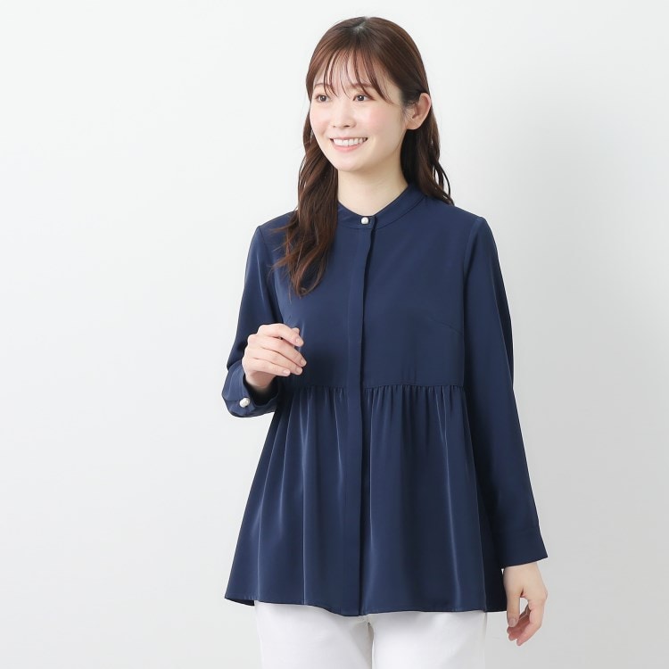 ローラアシュレイ(LAURA ASHLEY)の【羽織りに使える／パール調ボタン 】ペプラムブラウス シャツ・ブラウス