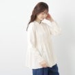 ローラアシュレイ(LAURA ASHLEY)の【羽織りに使える／パール調ボタン 】ペプラムブラウス2