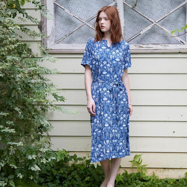 ローラアシュレイ(LAURA ASHLEY)の【WEB限定／M～LL3サイズ／ジャージ素材】パルテール柄 ワンピース ミドルワンピース