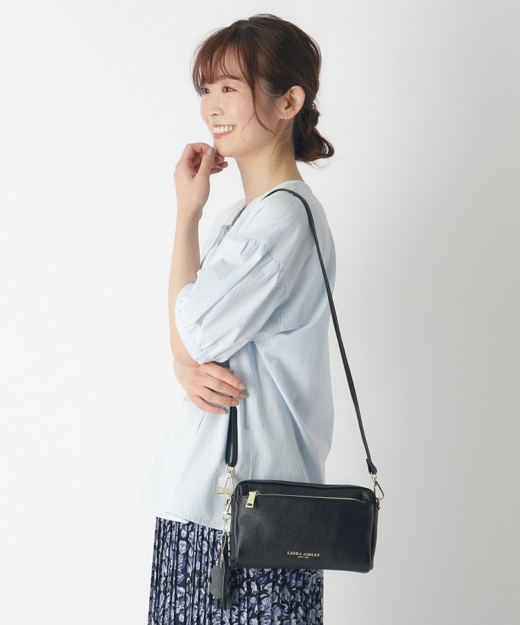 ローラアシュレイ(LAURA ASHLEY)の【ベルト長さ調節可】レザージップショルダー29