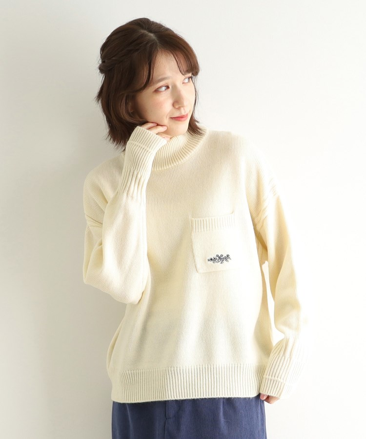 ローラアシュレイ(LAURA ASHLEY)の【ウール混／ブランブルロゴ／4colors】ポケット付き刺繍ニット オフホワイト(003)