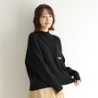ローラアシュレイ(LAURA ASHLEY)の【ウール混／ブランブルロゴ／4colors】ポケット付き刺繍ニット ブラック(019)