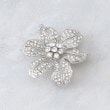 ローラアシュレイ(LAURA ASHLEY)の【マグネットタイプ】ブルーミングフラワー ブローチ シルバー(006)