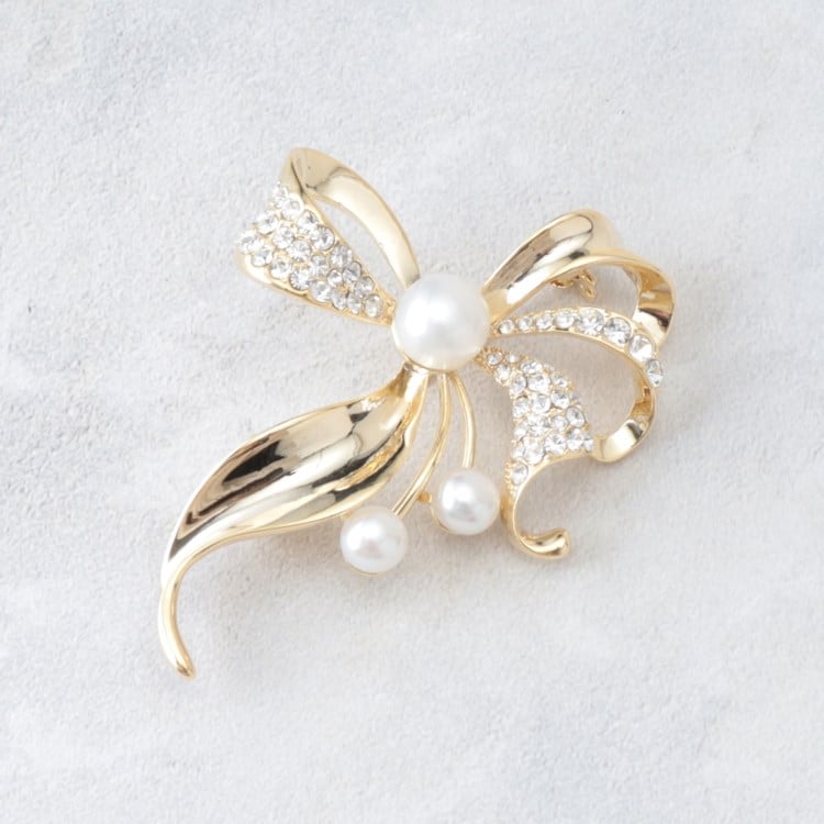 ローラアシュレイ(LAURA ASHLEY)の【淡水パール／ストーン】ダブルリボンブローチ ブローチ/コサージュ