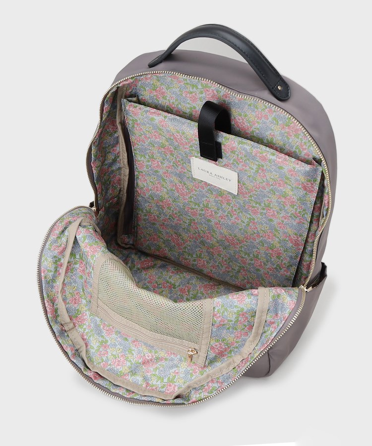 ローラアシュレイ(LAURA ASHLEY)の【4L収納／クッションポケット／ポーチ付き】多機能バックパック11