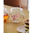 ローラアシュレイホーム(LAURA ASHLEY HOME)のクチュール ローズ柄 耐熱ガラス蓋つきマグ（茶漉し付き） クリア(009)