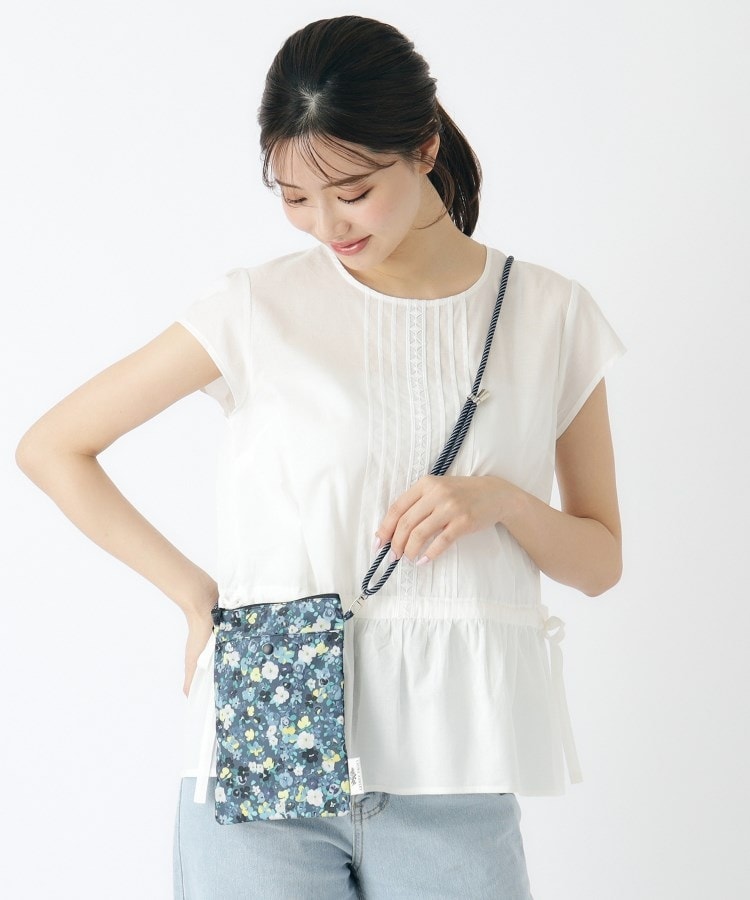 ローラアシュレイホーム(LAURA ASHLEY HOME)の【撥水・防水加工】アンクロフト ディッツィー柄 サコッシュ ネイビー(194)