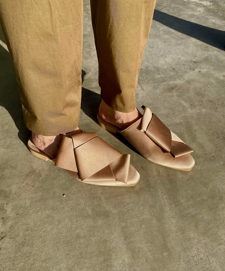 In LIFE】リボンモチーフフラットサンダル(サンダル・ミュール