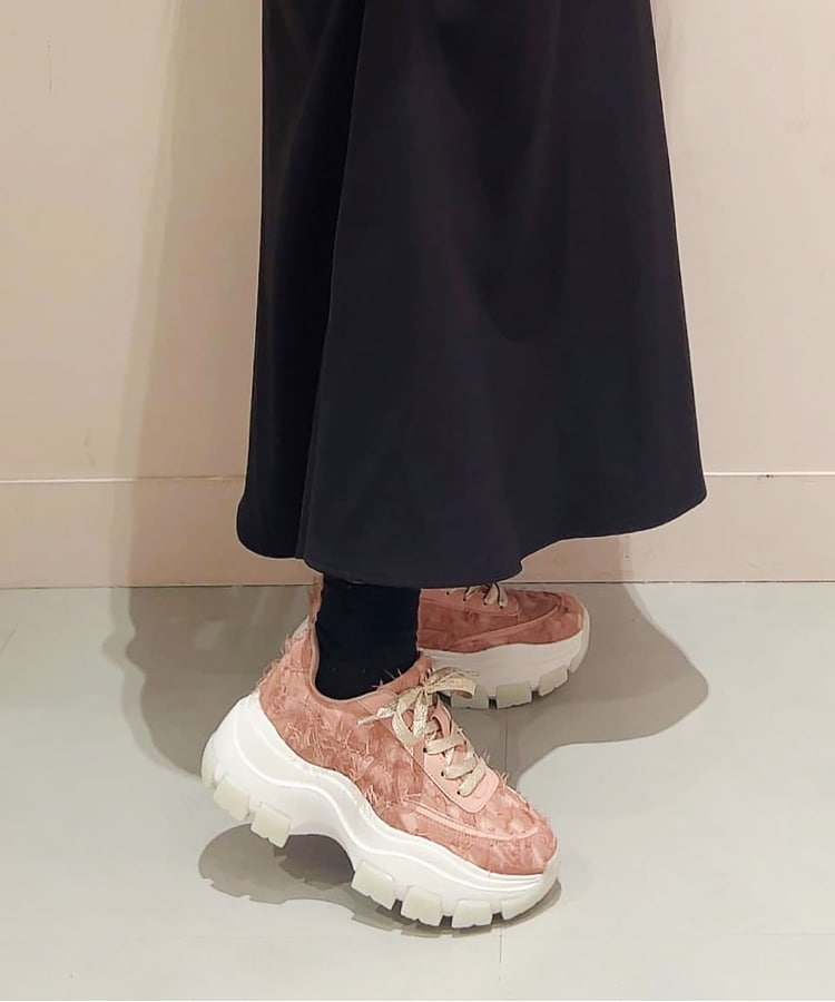 エスペランサ(ESPERANZA)のふわふわクッションフリンジスニーカー 24SS18