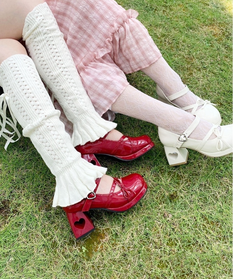 シーエス ティーアンドピー(csT&P)の大人気インフルエンサー 桜井ひかるちゃんコラボ 厚底ストラップ付ハートくり抜きヒールパンプス70