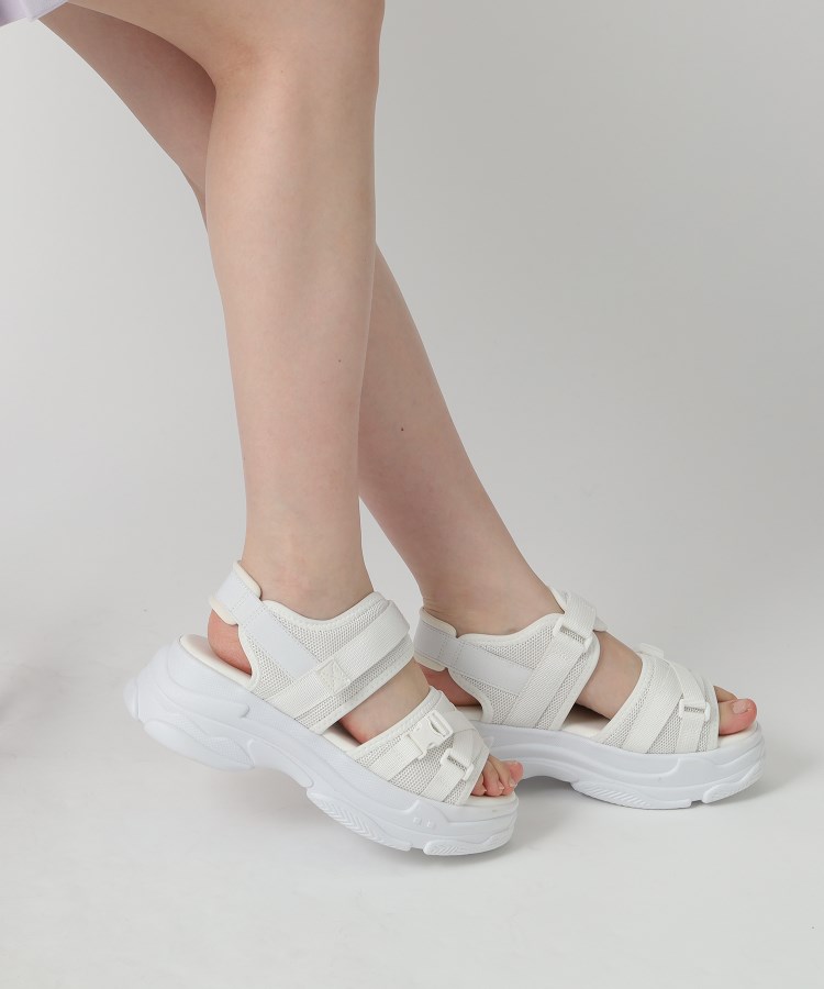 シーエス ティーアンドピー(csT&P)の厚底スポサン 24SS37