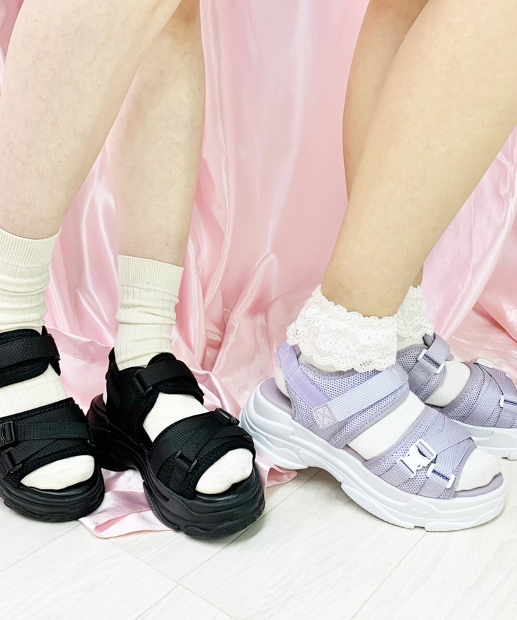 シーエス ティーアンドピー(csT&P)の厚底スポサン 24SS14