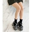 シーエス ティーアンドピー(csT&P)の厚底ビジュー付きリボンTストラップパンプス 24SS36