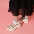 シーエス ティーアンドピー(csT&P)の厚底ビジューバックルサンダル12