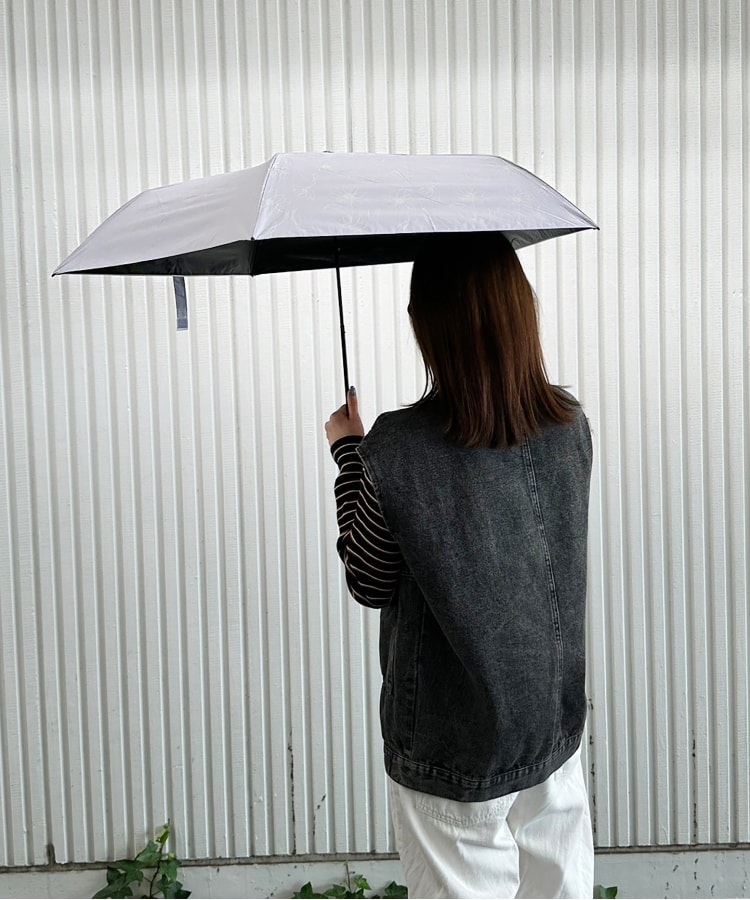 軽量約120g/紫外線遮蔽率99.9%以上/遮光率99.9%以上/晴雨兼用 軽量約120g/紫外線遮蔽率99.9%以上/遮光率99.9%以上/晴雨兼用